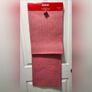 NEW!! Merry & Bright 5 Piece Christmas Table Runner Placemat Set Red Silver Vale
